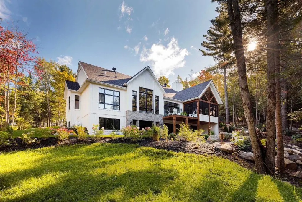 Réalisation Invesco Habitation — maison haut de gamme dans les Laurentides.