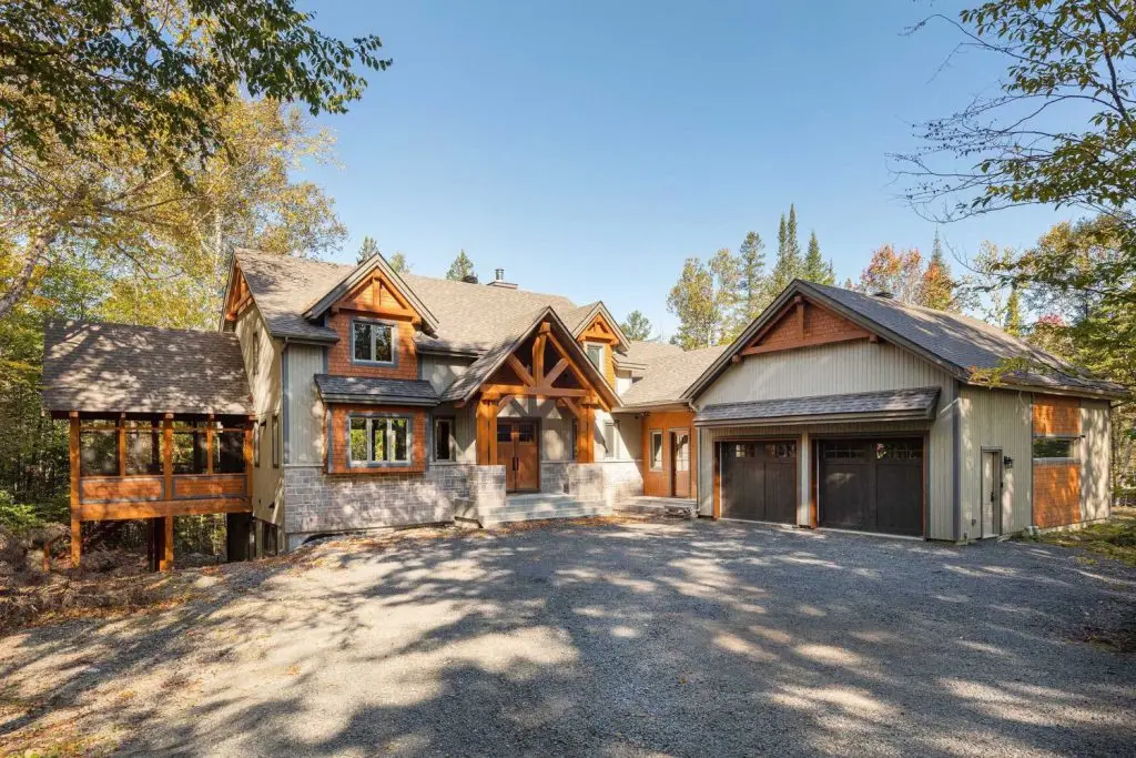 Réalisation Invesco Habitation — maison haut de gamme dans les Laurentides.