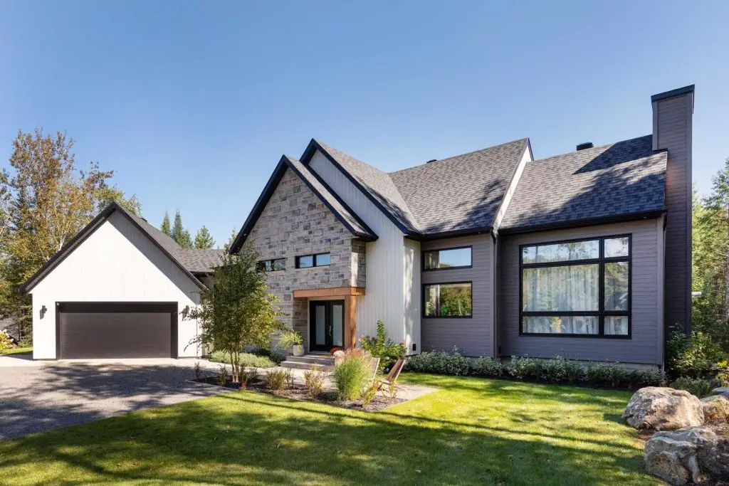 Réalisation Invesco Habitation — maison haut de gamme dans les Laurentides.